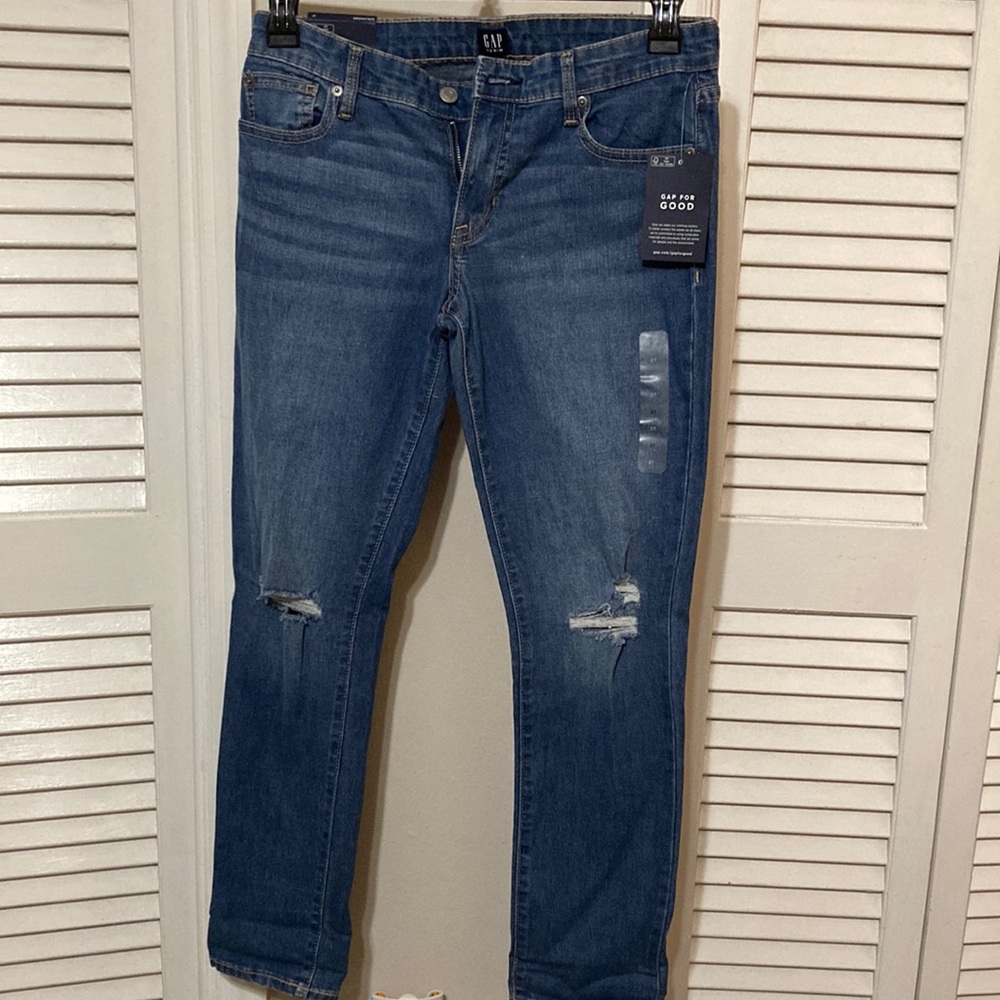NWT Women’s GAP jeans SZ 27